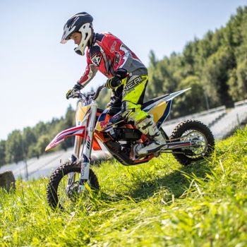 Go with your Pro Kids Enduro mit gestellter KTM SX-E 5