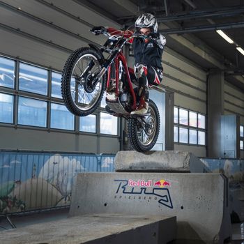 Trial Bike Technik Training mit eigenem Trial Bike
