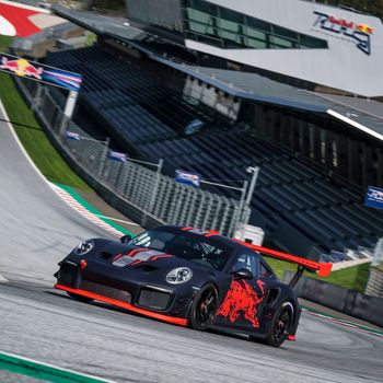 Porsche 911 GT2 RS Clubsport Race Taxi Red Bull Ring - F1 Track