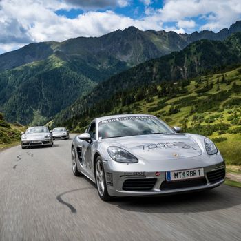 Porsche 718 Cayman S Paradise Excursion