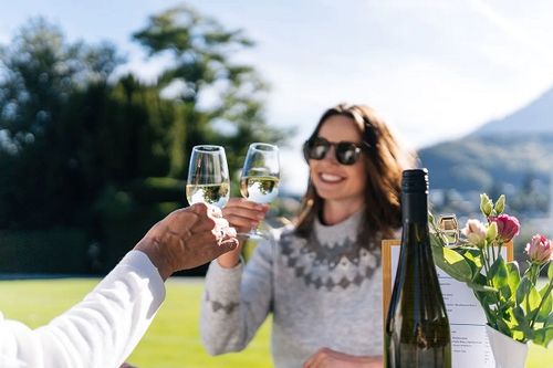 Schloss Spiez - Schiff & Schloss & Wein