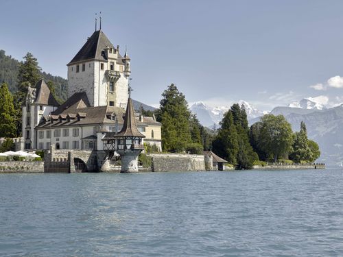 Schloss Oberhofen - Apéro im Chörbli und Schifffahrt 2. Klasse